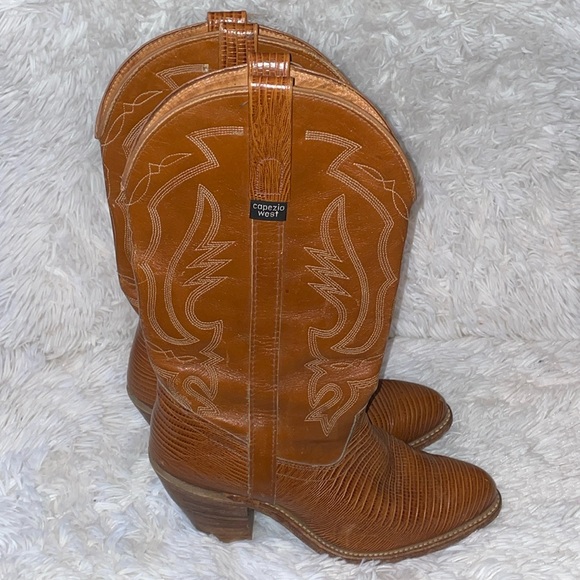Capezio West Faux Leather Embroidered Heeled Western Cowboy Boots Size 9.5 - Picture 2 of 9